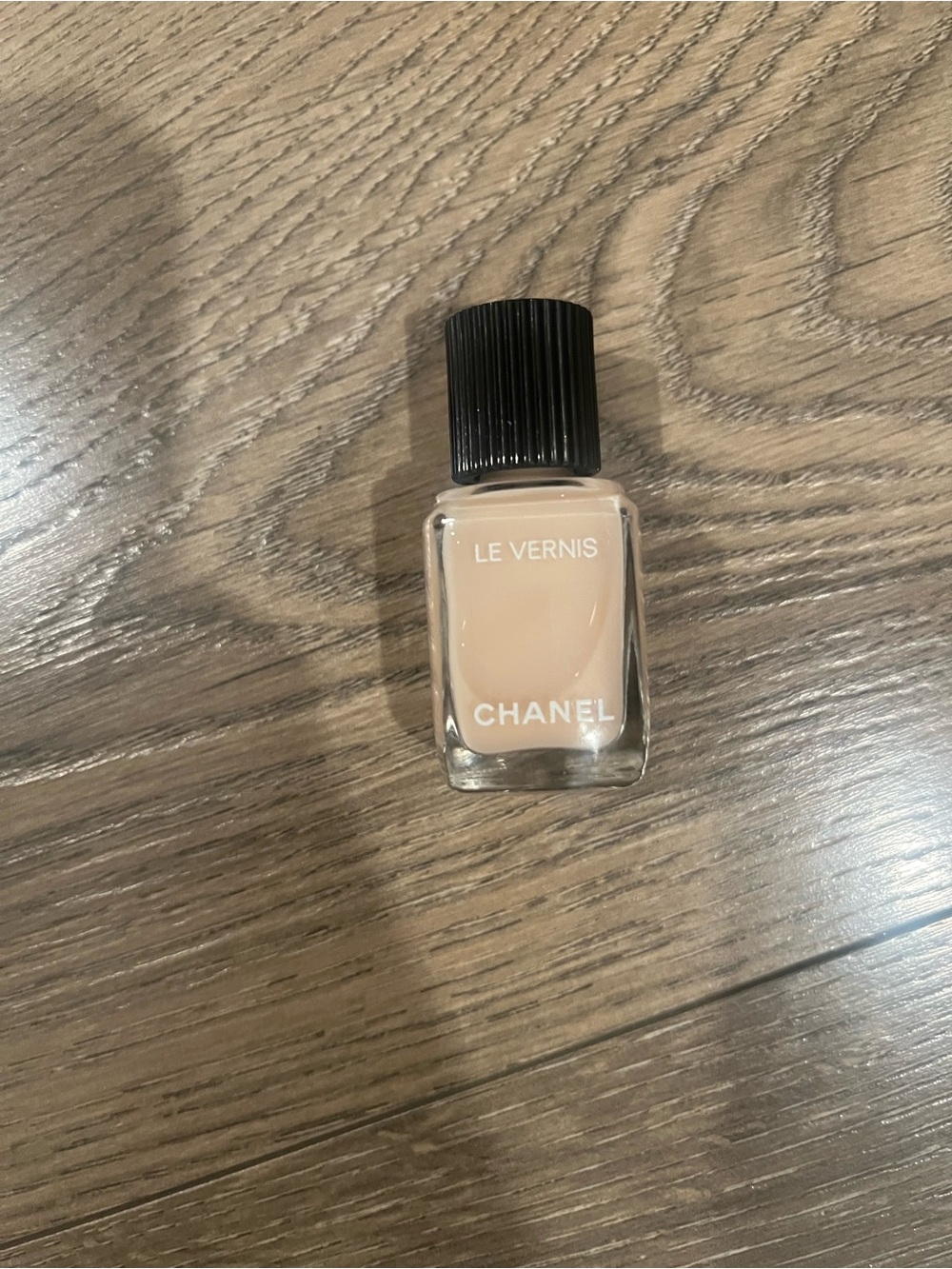 CHANEL Le Vernis Nude Beige Nail Polish